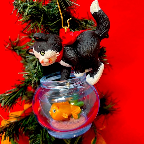 Mischievous Kittens Hallmark Ornament - Picture 1 of 5